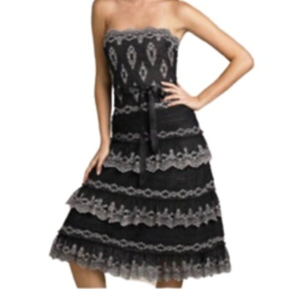🖤 BCBGMAXAZRIA Black & White Embroidered Strapless Tiered Dress – Size 8 - Picture 1 of 13